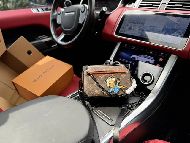 升级版高端货 “Louis Vuitton 路易威登”Lv单肩包 M80159 路易威登箱子包 Louis Vuitton Soft Trunk 老花logo稻 - 点击图像关闭