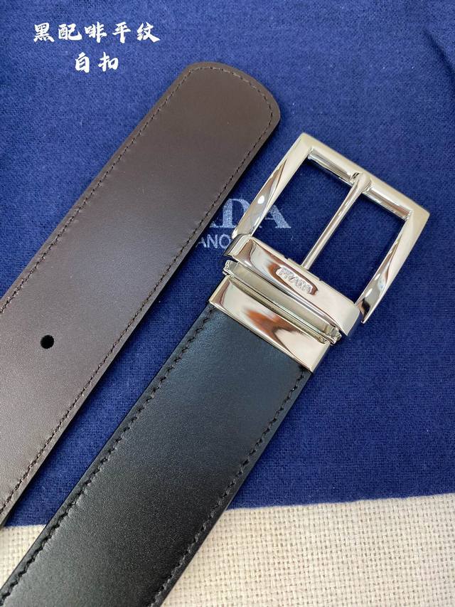 Prada 普拉达 专柜同款 男士休闲双面用腰带 宽3.4Cm 采用光滑双面头层小牛皮 采用简约外形设计，其上以prada徽标装饰，勾勒精致细节，是prada男