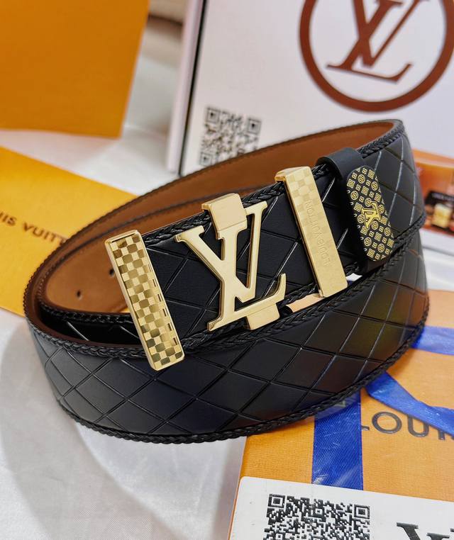 皮带：Lv..路易..威登顶级复刻. 腰带：原单品质百分百头层牛皮，保证真皮。雕花镂空工艺.真空电镀.永不掉色.24K纯钢扣纯手工编织系列双面可用专柜同等质量，