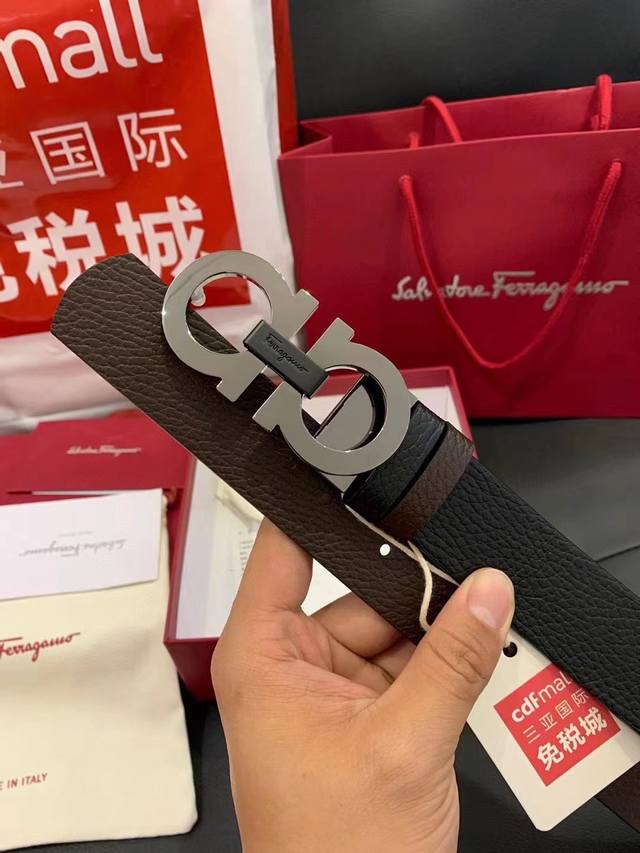 Ferragamo菲拉格慕 全套包装 皮带腰带 将摩登设计与精湛的手工技艺完美结合；打造出风格华贵典雅，实用性和款式并重；手感柔软舒中，双面可用 黑配咖啡3.5