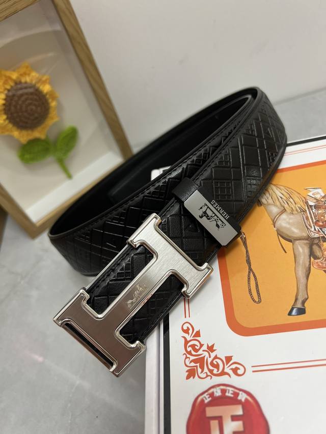 品名：爱马仕.Hermès 原单 材质：原单牛皮腰带 百分百头层牛皮腰带保证真皮，24K纯钢扣，专柜原单品质、做工精细，时尚大牌，送人自用首选 包装： 请认准如