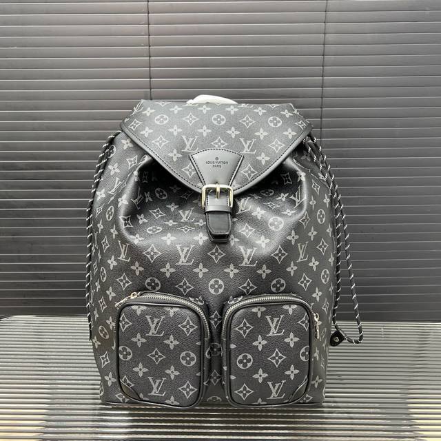 Louisvuitton 路易威登 Eclipse 双肩包 男士印花背包 电脑包经典logo搭配原厂工艺材质 休闲百搭采用精湛镶嵌细工，实物拍摄 原厂原版面料