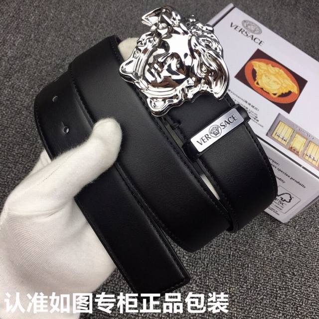 品牌：Versace.范思哲 型号：原单！请认准如图专柜包装 等级：意大利进口百分百头层牛皮，范思哲.Versace，世界著名奢侈品品牌，美人头经典之作，进口头