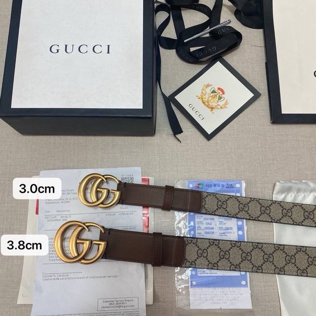 品牌：Gucci 配色白礼盒 等级：原品版质.定制层头牛皮。专柜售典经爆款开模。油精边致 电车脑线 手柔感软.实物拍摄修无饰 上效身果超好.配专柜全包套装.送礼