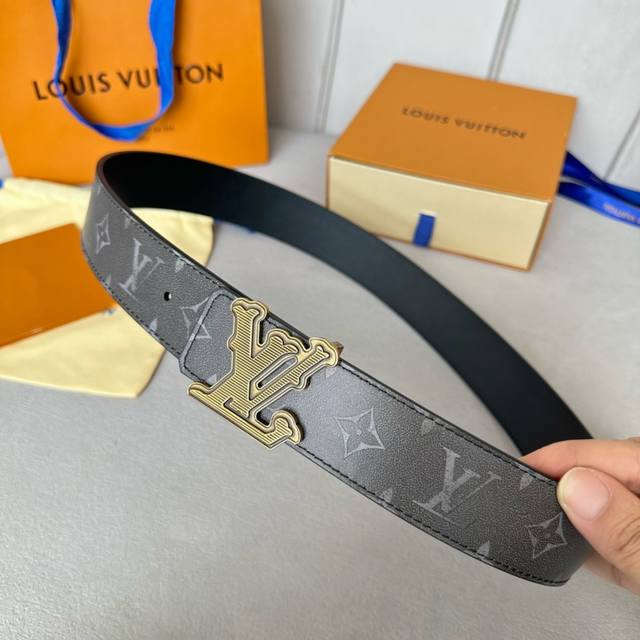 寬：40Mm Louis Vuitton 腰帶 頂級原單品質 全新亞光小牛皮絲印專櫃大花圖案 搭配經典款掛扣五金 專櫃款號 細節看圖 市場獨家版本 ！碼數齊！ - 点击图像关闭