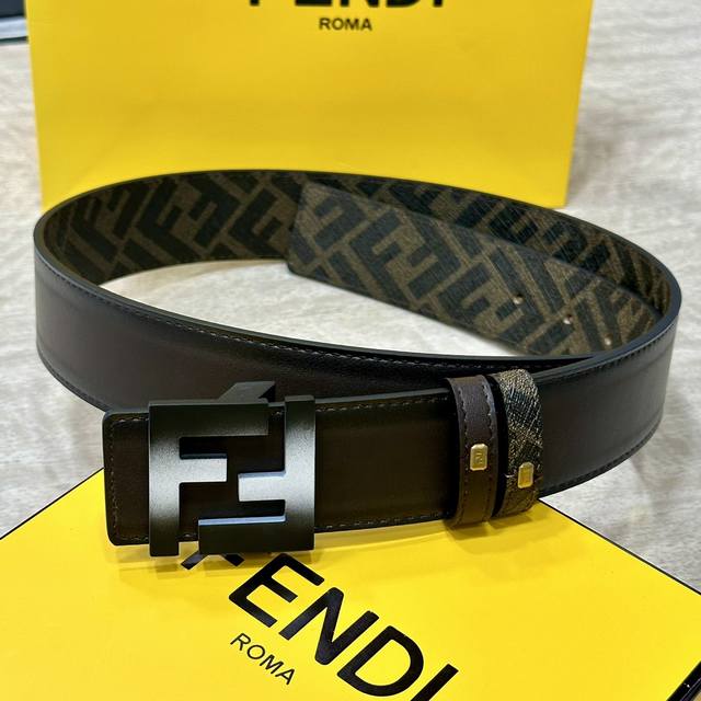 Fendi 芬迪 全套包装 专柜同款 宽4.0Cm 双环正反用腰带 Ff按钉搭扣 双色cuoio Romano皮革材质 反面面料带有烟草黄和黑色ff图案 黑色珐