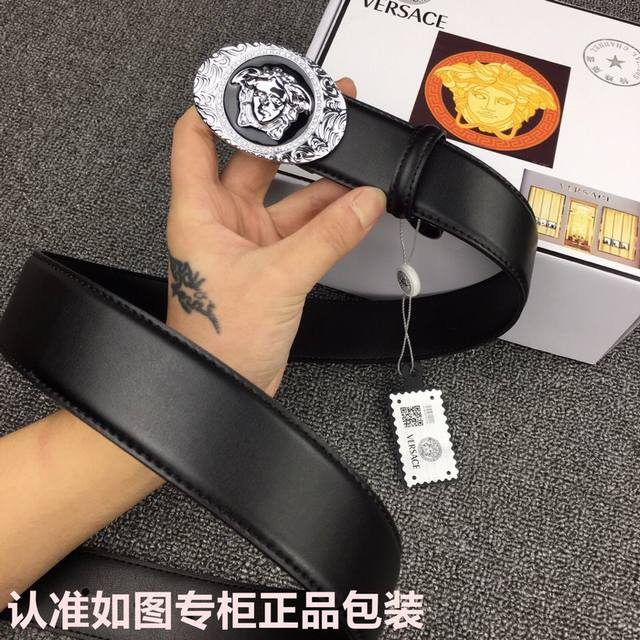 品牌：Versace.范思哲 型号：原单！请认准如图专柜包装 等级：意大利进口百分百头层牛皮，范思哲.Versace，世界著名奢侈品品牌，美人头经典之作，进口头