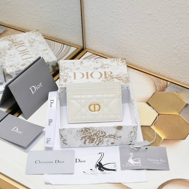 专柜正品有售 顶级原单质量 配图片盒子 Dior Caro 五格卡夹柔软牛皮革藤格纹 编号:S5 Uwhc M900 Tu Dior Caro 五格卡夹 黑色