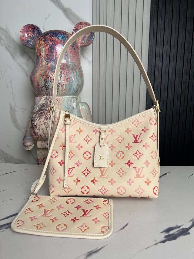 顶级原单 独家实拍 M46288渐变草莓 M24652 本款 Carryall 小号手袋取材 Monogram Empreinte 皮革，以柔软贴身构型流露明快