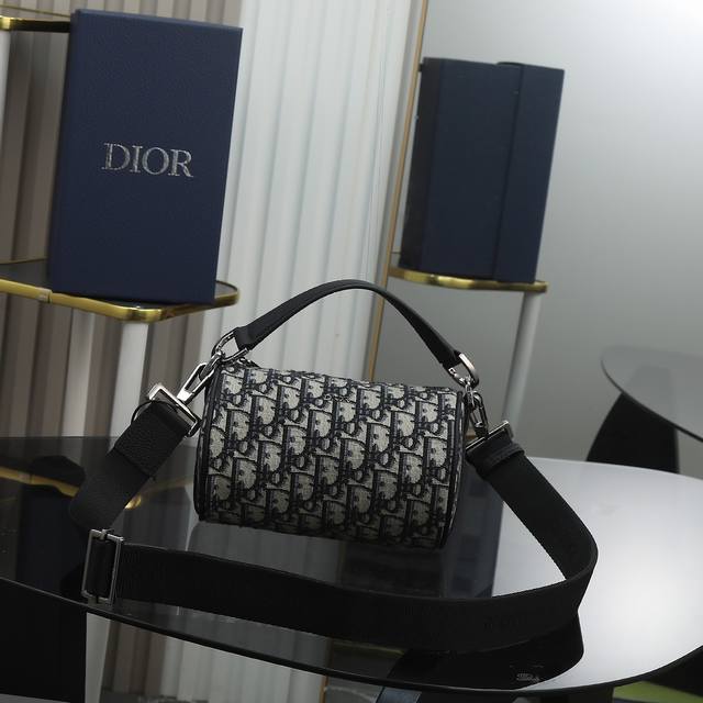 市场最高版本，欢迎对比 点击长按翻译 Roller & Dior Oblique , :1Espo219Yky_H27E . Dior Oblique , Di