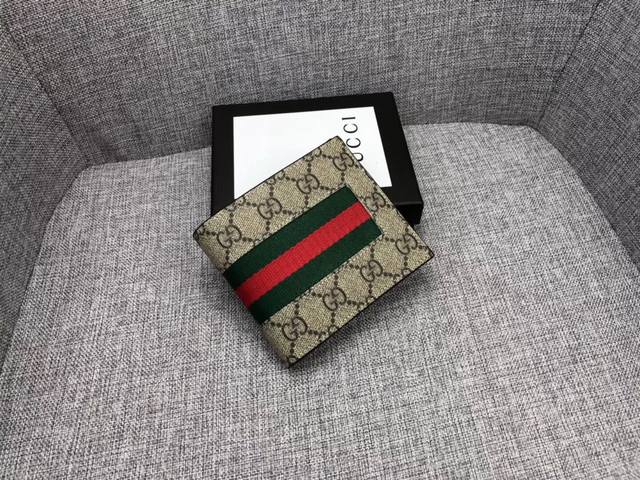 产品名称 ：Gucci 产品型号 ：508569 产品品质 ：原版 产品材质 ：Pvc配皮 产品规格 ：11*10*1.5 产品颜 色 ：咖 黑 产品描 述 ：