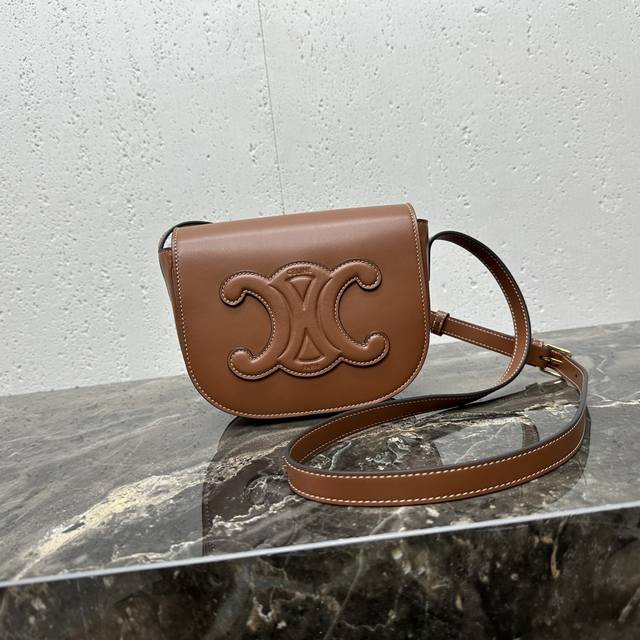 出货folco Cuir Triomphe 光滑牛皮革手袋 7 X 6 X 3英寸 18.5 X 15 X 7厘米 斜挎和肩背 可调节肩带长20英寸 52厘米