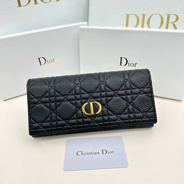 品牌：Dior 5230 颜色：黑色 尺寸：19*10.5*3.5 说明:Dior专柜最新款火爆登场！采用进口小牛皮，绝美绣线，做工精致，媲美专柜！