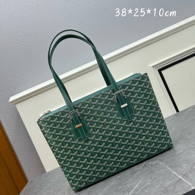 专柜对版升级版goyard 戈雅定型购物袋 经多次研究与改良，不断提升面料与皮质，全方位独家定制只为不断达到客户的高品质要求 底布采用与zp一致的定制高品雨露麻