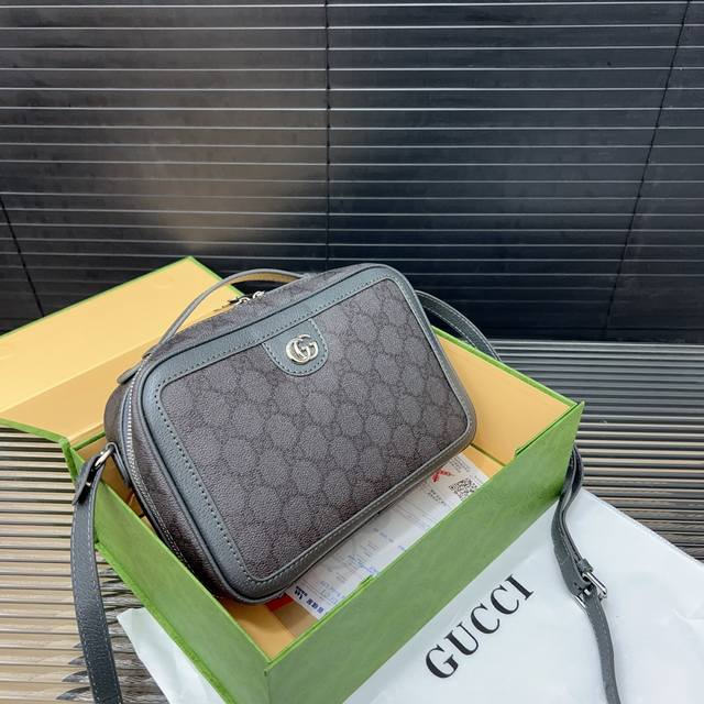 Gucci 古奇 Ophidia系列gg 手拿包肩背包相机包 男女通用斜挎单肩包 采用精湛镶嵌细工 实物拍摄 原厂原版面料 配送飞机礼盒 规格24 X 16Cm