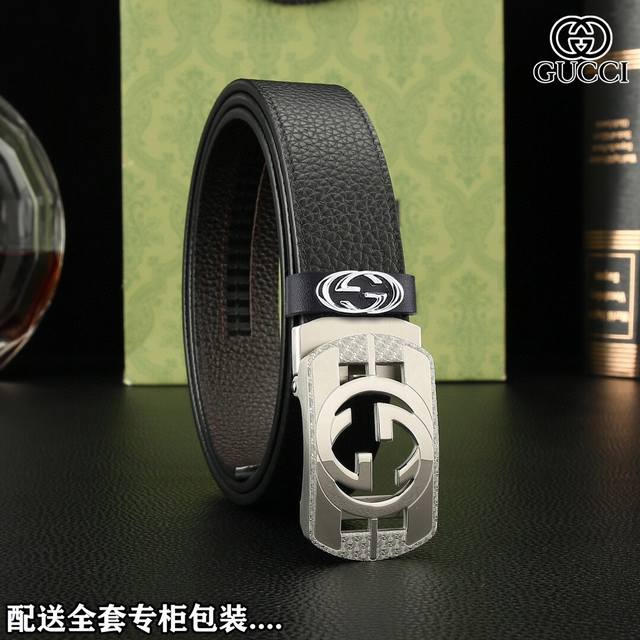 高端品质，实物拍摄 批 配全套包装 品牌：Gucci 海外原单 扣头材质：精品实心钢扣 带身材质正面：35Mm宽度采用双面进口原版皮腰带，真空电镀五金扣头实物拍