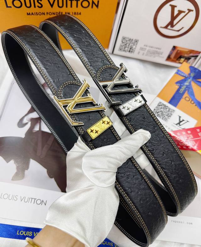 皮带：Lv..路易..威登顶级复刻- 腰带：原单品质百分百头层牛皮，保证真皮。菱形双层间色工艺.真空电镀.永不掉色.24K纯钢扣头层小牛皮鸵鸟皮纹路双面可用专柜