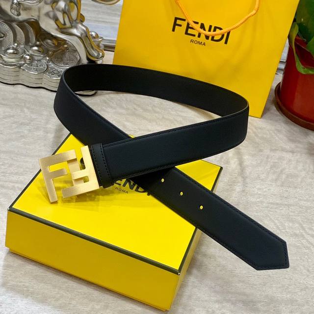 Fendl 宽40Mm双面原版小牛皮 搭配单钌钯电镀扣 完美的手感.油边 出众的设计.风格 高贵奢华 时尚大方 高清实拍 货真价实 品质保证