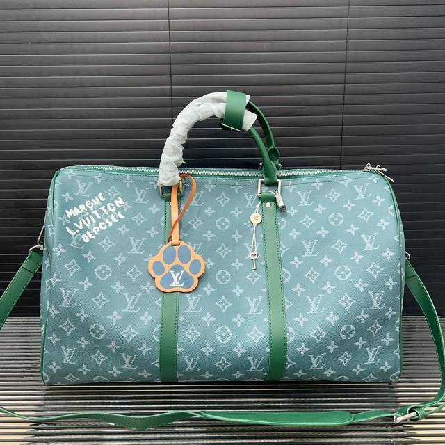 Louisvuitton 路易威登 爪印配饰 Keepall旅行袋 手提包袋 机场包 采用精湛镶嵌细工，实物拍摄 原厂原版面料 配送 防尘袋 50 X 28 C