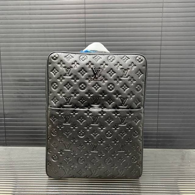 Louisvuitton 路易威登 牛皮多功能双肩包 背包牛皮男包 电脑包 采用精湛镶嵌细工 经典百搭 实物拍摄 原厂原版面料 配送防尘袋 28 X 38Cm。