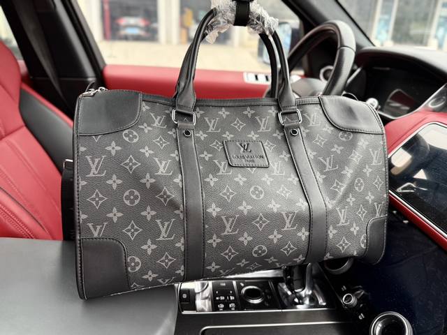 高端货 新款 “ Louis Vuitton ”Lv旅行袋 路易威登旅行包 Louis Vuitton Keepall 45 经典老花满印可调节可拆卸肩带 涂层