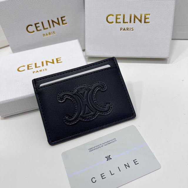 Celine 1230颜色 黑 棕尺寸：10*7.5 Celine 专柜同步最新款出货！采用里外头层小牛皮 ，做工精致，超多卡位，超薄款设计，携带方便！