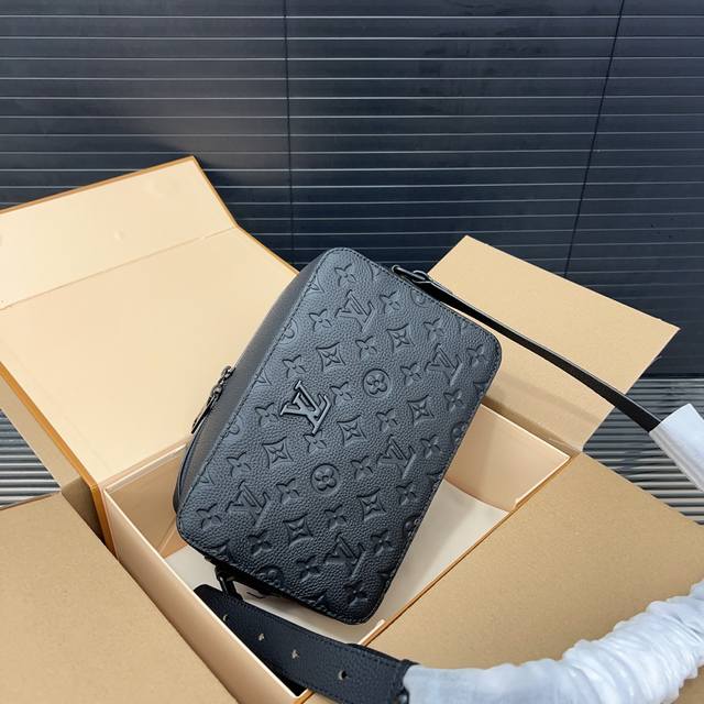 Louisvuitton 路易威登 牛皮单肩包手袋 男士斜挎包 采用精湛镶嵌细工，经典百搭 实物拍摄 原厂原版面料 配送防尘袋 礼盒 25 X 15Cm。