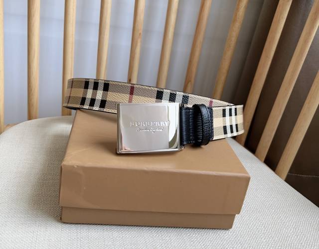 Burberry 巴宝莉专柜同步上新双面两用的意大利制腰带 精选london格纹 配有亮泽抢眼的专属标识造型搭扣 镌刻焕新的品牌微标 宽:3.5Cm 精致优雅