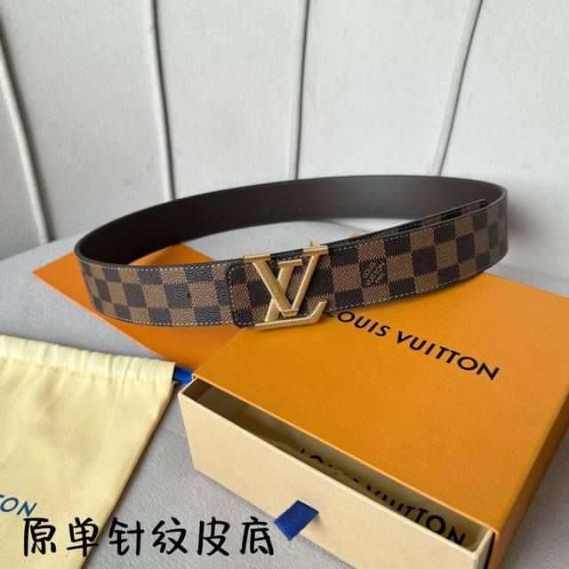 Lv.路易威登 全套包装 原版品质 代工厂货品 40Mm宽度 正品一体铸造五金钢扣，原厂皮料 双面原厂定制面料，区别市场货