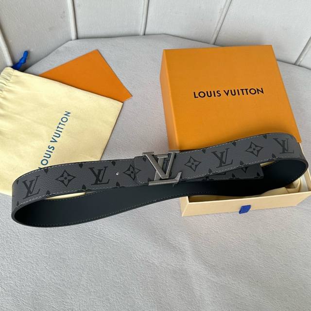 Lv.路易威登 全套包装 原版品质 代工厂货品 40Mm宽度 正品一体铸造五金钢扣，原厂皮料 双面原厂定制面料，区别市场货