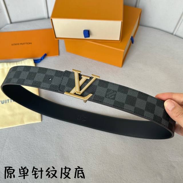 Lv.路易威登 全套包装 原版品质 代工厂货品 40Mm宽度 正品一体铸造五金钢扣，原厂皮料 双面原厂定制面料，区别市场货