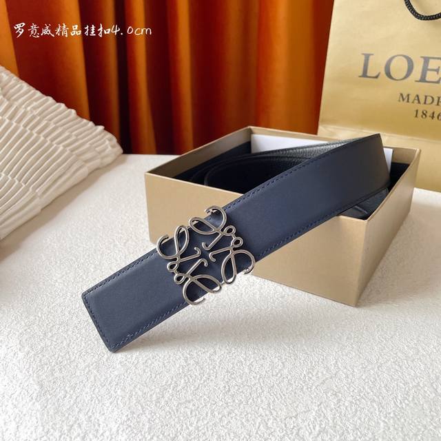 Loewe 罗意威 专柜同款 选用柔软双面小牛皮制作，时尚百搭，宽4.0Cm