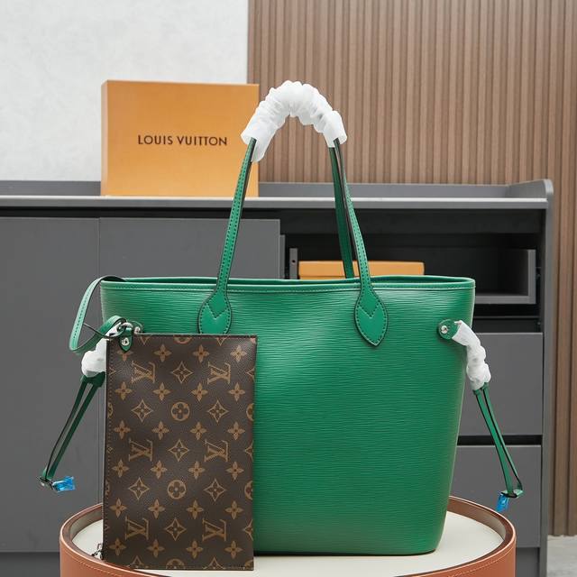 Neverfull 中号手袋 M11930黑色 M12195绿色 M12755红色 M12746棕色 水波纹 2024秋冬新品经典回归，奢华的 Epi 皮革使