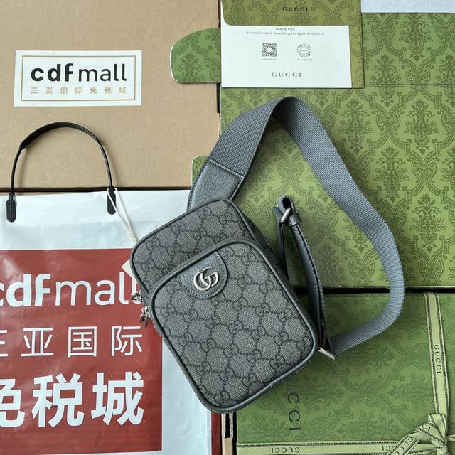 原厂皮配 Cdfmall三亚免税店手提袋 Ophidia系列gg迷你手袋。小件旅行配饰仍是gucci皮具甄选中不可或缺的一大亮点，潜心致敬品牌的奢侈旅行本源。源