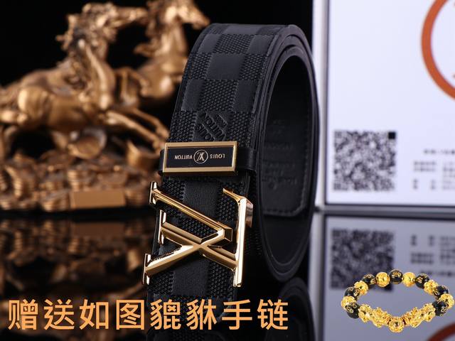 皮带：Lv..路易..威登原单 腰带：百分百头层牛皮，保证真皮。24K纯钢扣双面可用专柜同等质量， 送人自用首选 包装： 请认准如图专柜包装，赠送打孔器，银联发