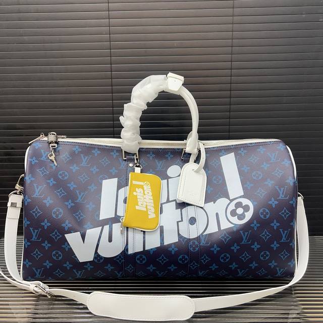 Louisvuitton 路易威登 原版对花 附带小挂包 Keepall 旅行袋 胶囊系列 手提包袋 机场包 采用精湛镶嵌细工，实物拍摄 原厂原版面料 配送小票