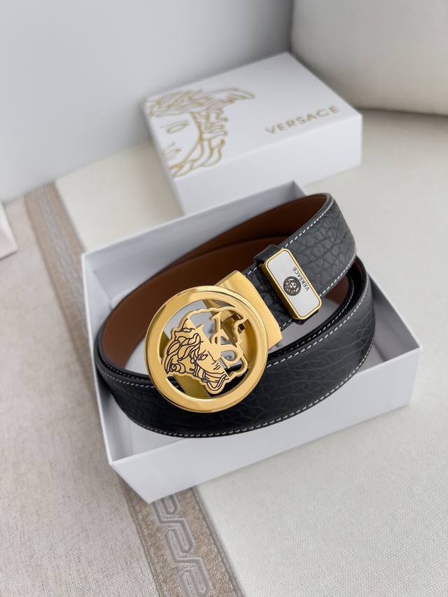 品名：范思哲.Versace.皮带腰带自动皮带 型号：自动带，纯钢材质经典人头自动扣，图片实物拍摄 腰带：百分百头层牛皮，自动带身，保证真皮。24K纯钢扣永不掉