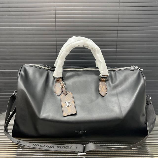 Louisvuitton 路易威登 Keepall50 旅行袋 手提包袋 机场包 采用精湛镶嵌细工，实物拍摄 原厂原版面料 配送防尘布袋 50 X 28 Cm。