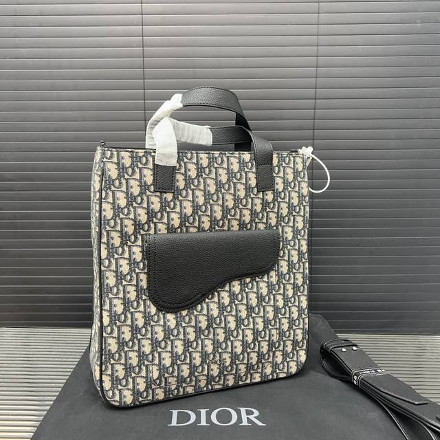 Dior 迪奥 Cabas Saddle系列 提花马鞍手袋 手提包托特包 斜挎包 明星单品 采用优质原厂材质 高端品质 规格:32 X 30Cm