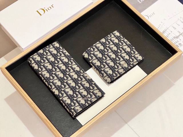 长 短 Dior 025 021颜色 黑色 尺寸 长17.5*X8.5 短12X11 Dior新款火爆登场！官网同步，精湛手工制作，实物拍摄，男女均可使用