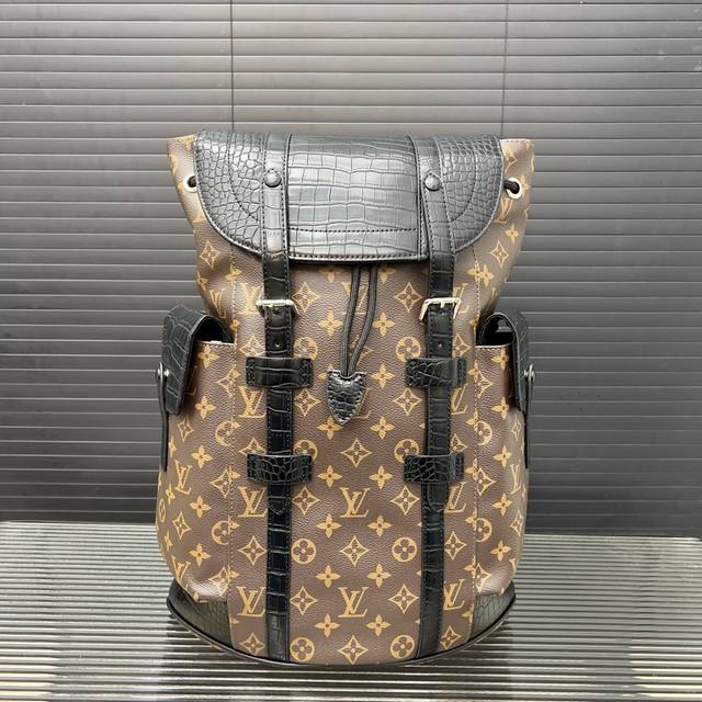 Louisvuitton 路易威登 Christopher 鳄鱼纹双肩包 背包 电脑包经典logo搭配原厂工艺材质 休闲百搭采用精湛镶嵌细工，实物拍摄 原厂原版