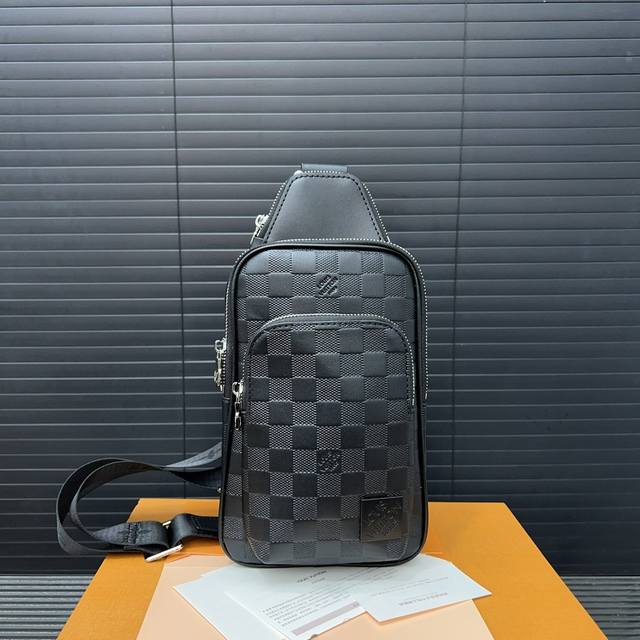 Louisvuitton 路易威登 Avenue系列胸包 斜挎包 男女通用单肩包 采用精湛镶嵌细工，经典百搭 实物拍摄 原厂原版面料 配送礼盒 防尘袋 30 X