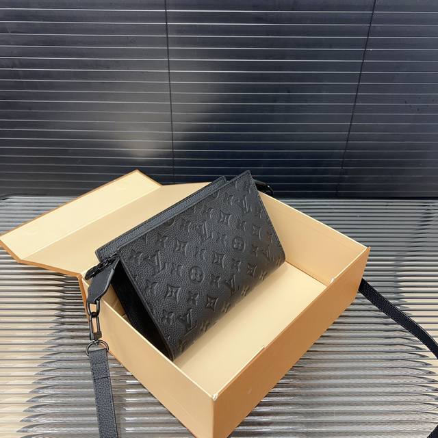 Louisvuitton 路易威登 Gaston Wearable Wallet 牛皮手袋 邮差包 多功能斜挎包单肩包 采用精湛镶嵌细工，经典百搭 实物拍摄 配