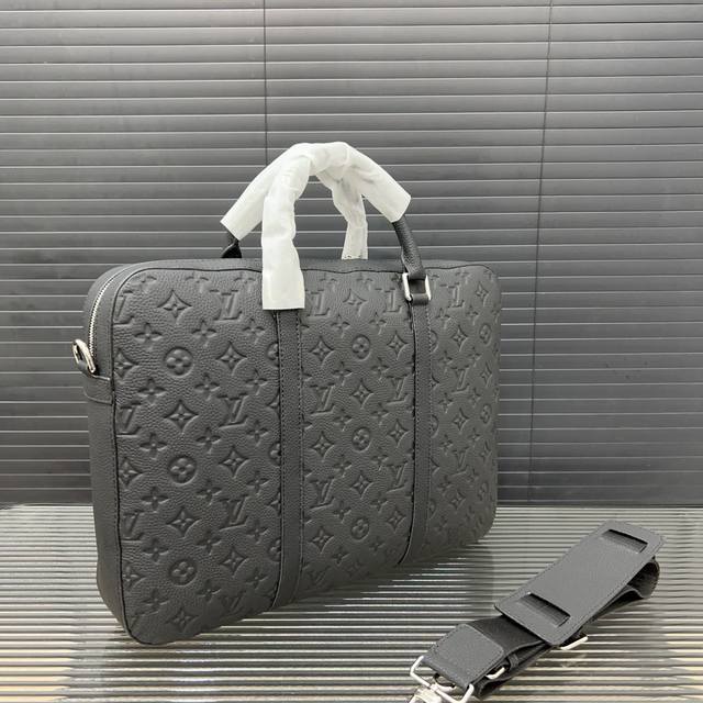 Louisvuitton 路易威登 牛皮压花手提包手袋 电脑包 公文包 超大容量 经典百搭 实物拍摄 原厂原版面料 配送防尘袋 38 X 28 Cm。