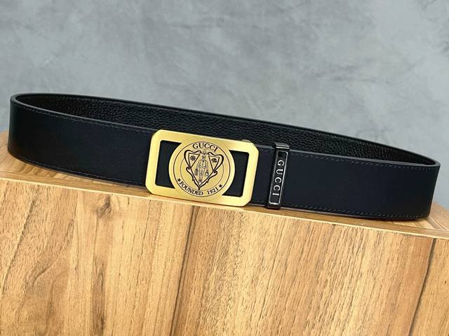 高端品質，實物拍攝 批 配全套禮盒 Gucci.古馳 全套包裝 寬度 38Mm寬度 精品五金包頭鋼扣 原廠皮料 雙面原廠定制進口面料 可雙面使用