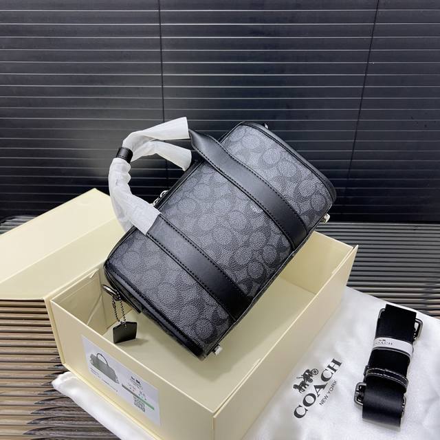 Coach 蔻驰 Gotham24 系列 手提斜挎包 Duffle波士顿圆桶包 单肩斜挎包 经典logo搭配原厂工艺材质 采用精湛镶嵌细工，实物拍摄 Ca185