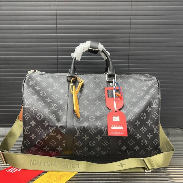 Louisvuitton 路易威登 Keepall 印花旅行袋 手提包袋 机场包 采用精湛镶嵌细工 实物拍摄 原厂原版面料 45 X 26 Cm。