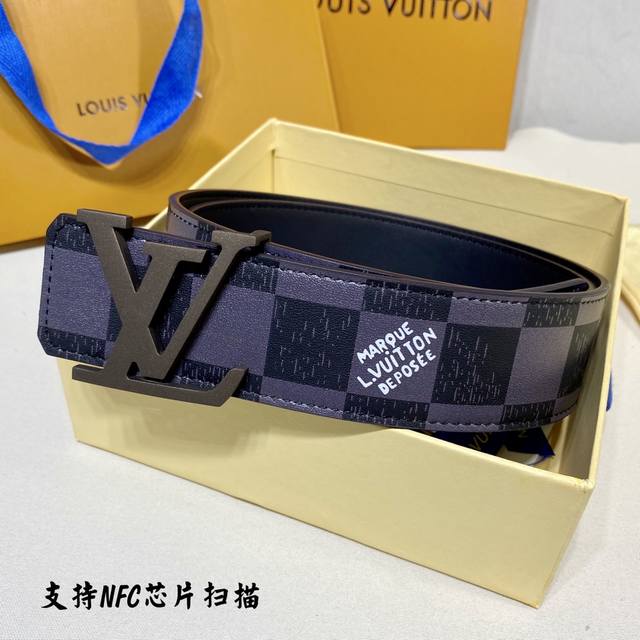 配全套包装礼盒 驢家新品 寬度40Mm 原單新品 進口小牛皮丝印壓有品牌logo圖案 襯托小牛皮底 搭配經典字母搭扣 雙面用