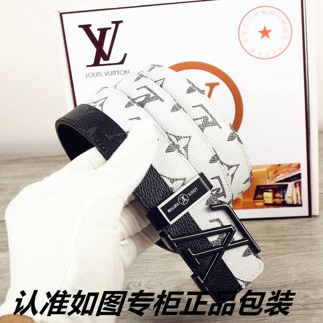 皮带：Lv..路易..威登顶级复刻- 腰带：原单品质百分百进口原厂头层牛皮，保证真皮。镜面浮雕工艺.真空电镀.永不掉色.24K纯钢扣藤原浩同款-七彩老花.黑白间