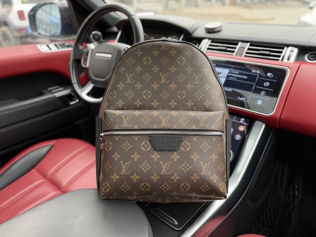 升级版 高端货 新款 “ Louis Vuitton ”Lv双肩包 路易威登双肩包 M46684 Louis Vuitton Discovery 通体老花满印拉